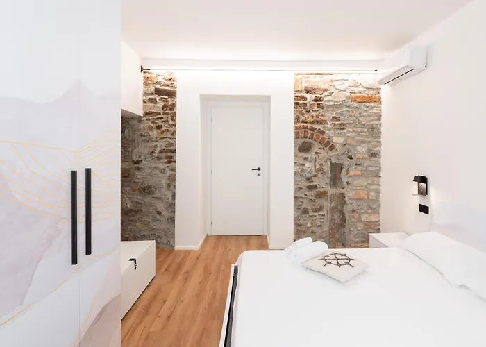 Апартаменты Dn Art - D First Floor With View Terrace And Hot Tub Блевио