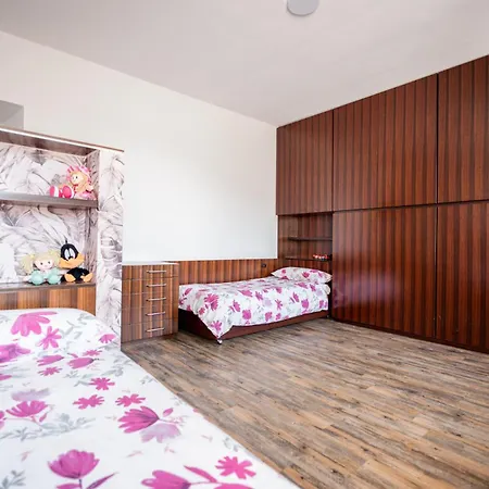 Dn Art Royale - Apt N Vasca Idromassaggio Interno Piano Terra -Apt D Esclusivo Terrazzo Esterno Con Jacuzzi 아파트