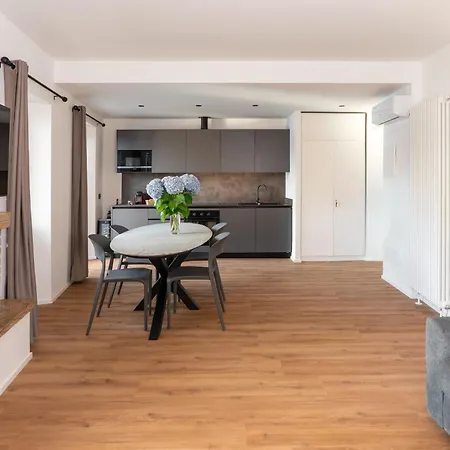 Dn Art - D First Floor With View Terrace And Hot Tub Apartamento Blevio