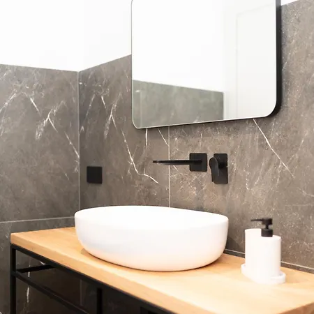 Dn Art Royale - D First Floor With View Terrace And Hot Tub - N Ground Floor With Internal Whirpool アパート *