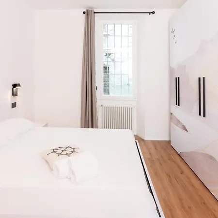 Dn Art Royale - D First Floor With View Terrace And Hot Tub - N Ground Floor With Internal Whirpool Lejlighed *