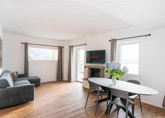 Apartament Dn Art - D First Floor With View Terrace And Hot Tub Blevio