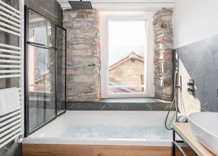 Dn Art Royale - D First Floor With View Terrace And Hot Tub - N Ground Floor With Internal Whirpool Blevio