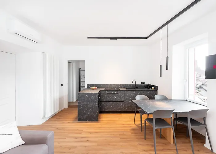 Dn Art Royale - D First Floor With View Terrace And Hot Tub - N Ground Floor With Internal Whirpool Διαμέρισμα