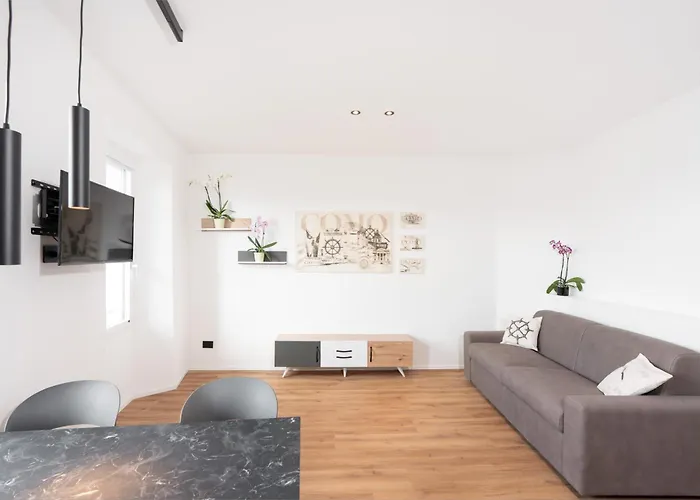 Dn Art Royale - D First Floor With View Terrace And Hot Tub - N Ground Floor With Internal Whirpool * Blevio