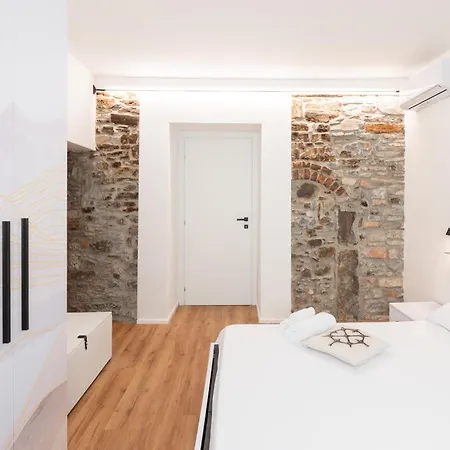 Appartamento Dn Art Royale - D First Floor With View Terrace And Hot Tub - N Ground Floor With Internal Whirpool Blevio