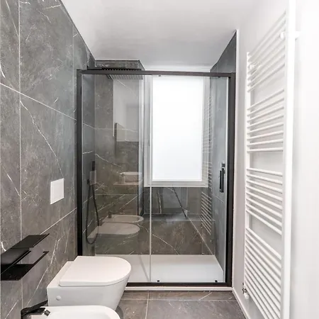 Appartamento Dn Art Royale - D First Floor With View Terrace And Hot Tub - N Ground Floor With Internal Whirpool Blevio