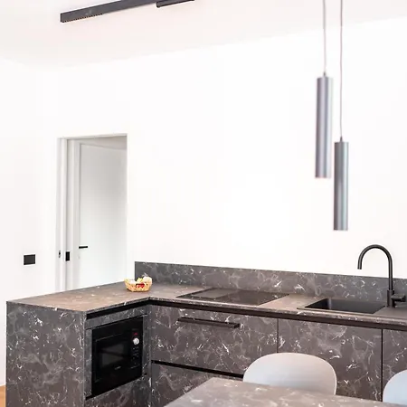 Dn Art Royale - D First Floor With View Terrace And Hot Tub - N Ground Floor With Internal Whirpool * Blevio