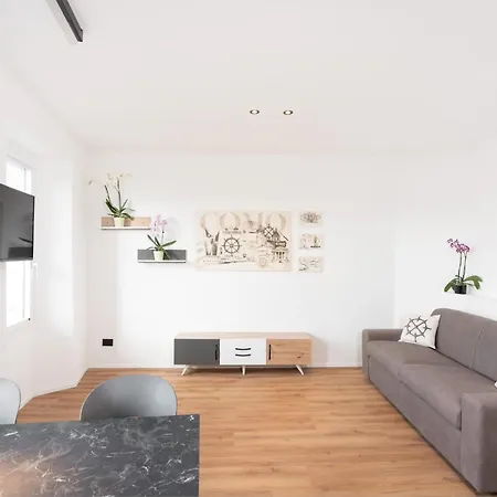 Dn Art Royale - D First Floor With View Terrace And Hot Tub - N Ground Floor With Internal Whirpool * Blevio