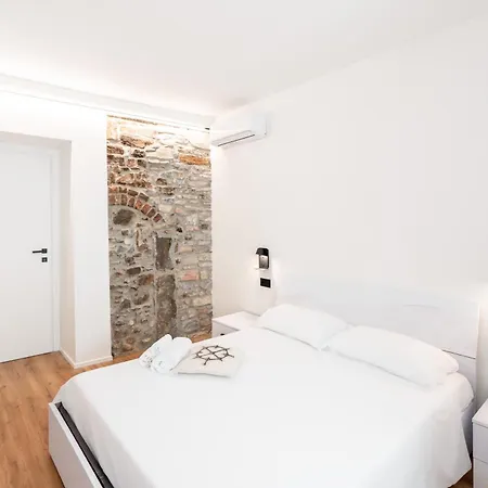 Dn Art Royale - D First Floor With View Terrace And Hot Tub - N Ground Floor With Internal Whirpool Blevio